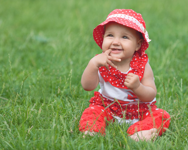 Χαμογελώντας μωρό κορίτσι - Φωτογραφία, εικόνα
