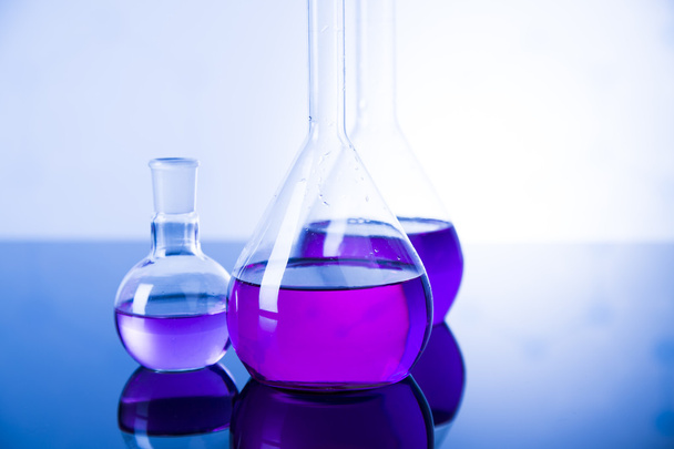 Laborglas, chemiewissenschaftliches Konzept - Foto, Bild