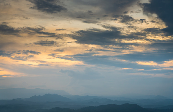 Naplemente és a hegyi tájak - Fotó, kép