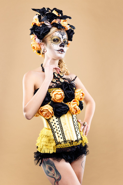 woman with sugar skull makeup - Φωτογραφία, εικόνα
