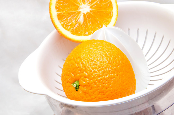 juicer com laranjas
 - Foto, Imagem