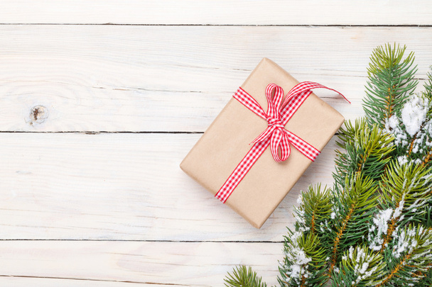 Vánoční jedle strom a dárkové krabice - Fotografie, Obrázek