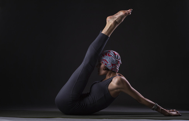 girl doing yoga and gymnastics - Fotografie, Obrázek