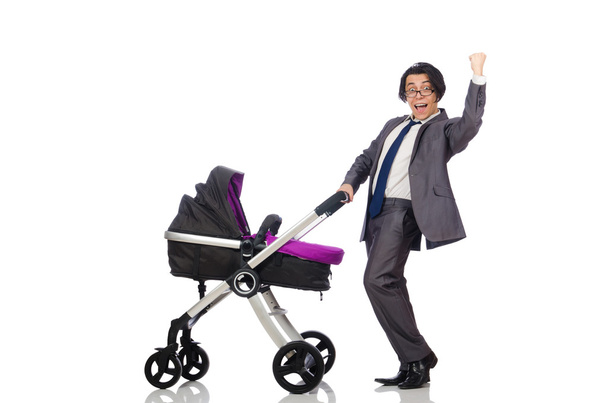 Zabawny tata z dzieckiem i wózkiem dziecięcym na białym - Zdjęcie, obraz