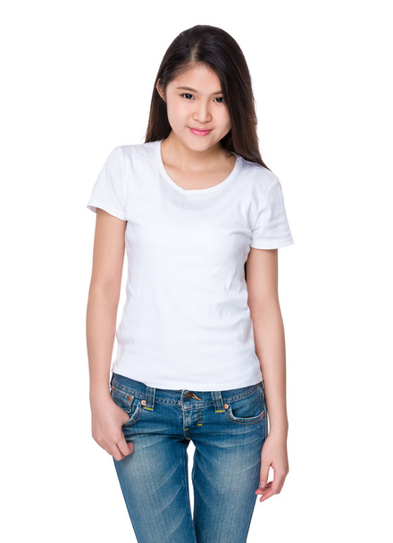 Aasialainen nuori nainen valkoinen t-paita
 - Valokuva, kuva