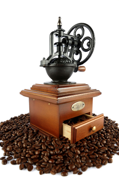moulin à café à l'ancienne avec grains de café isolés sur blanc
 - Photo, image