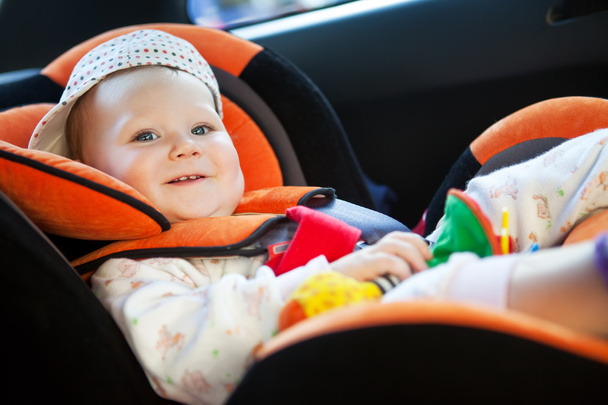 Baby girl smile in car - Foto, Bild