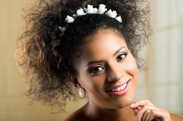 Closeup portrait of beautiful hispanic young woman with curly hair - Foto, Imagen