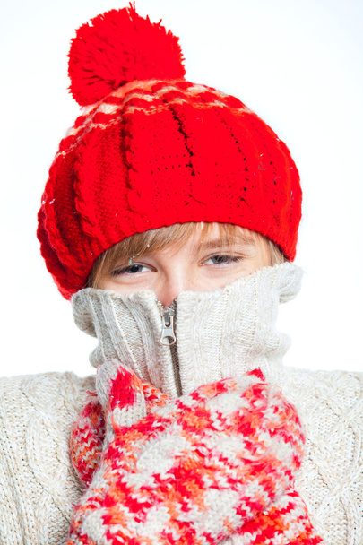 Young frozen teenager in winter style - Valokuva, kuva