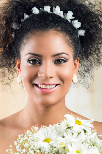 Pretty smiling bride portrait - Fotó, kép