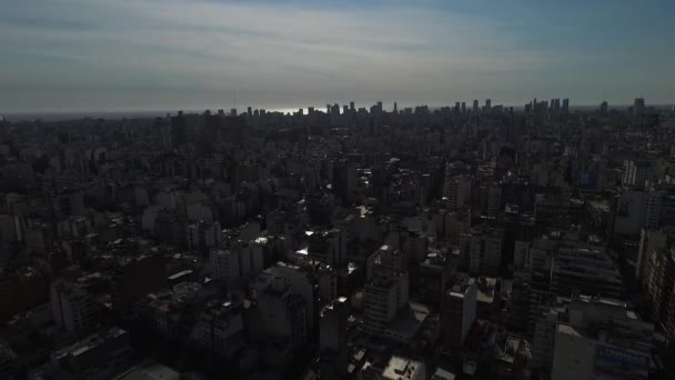 Városra táj napkeltekor - Felvétel, videó