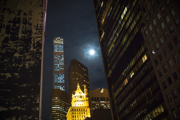 Manhattan yöllä
 - Valokuva, kuva