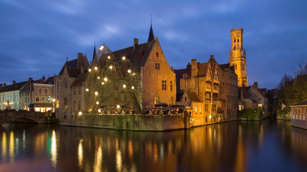 El Burg de Brujas a la hora azul, Bélgica
 - Foto, Imagen