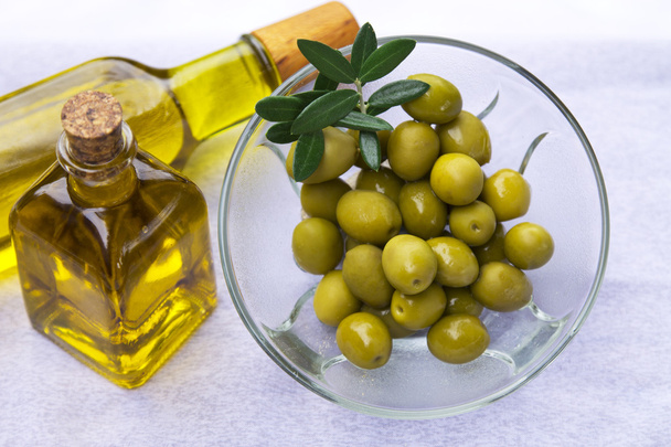 Olajbogyó és olívaolaj - Fotó, kép