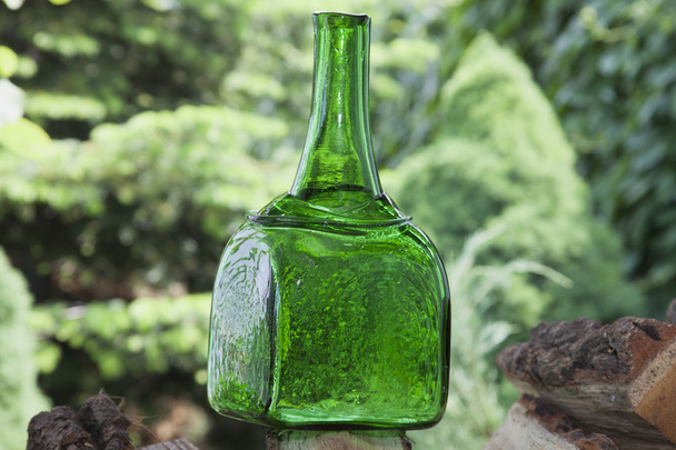 Starodawny plac postaci butelka zielone szkła - Zdjęcie, obraz