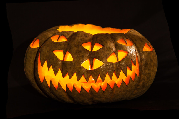 Calabaza de halloween tallada
 - Foto, imagen