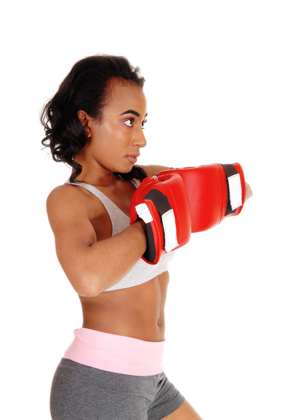 ボクシング グローブを持つアフリカ系アメリカ人の女性. - 写真・画像