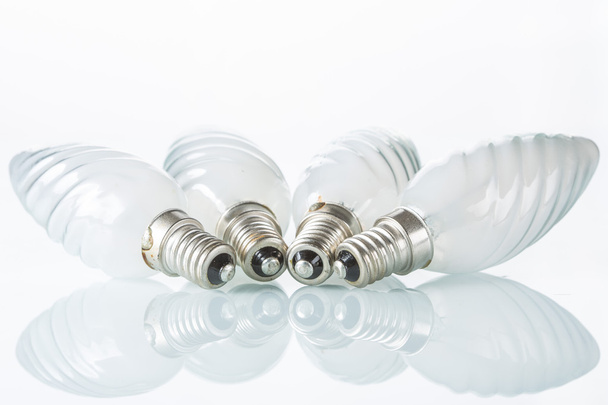 Ampoule isolée sur blanc, image photo réaliste - Photo, image