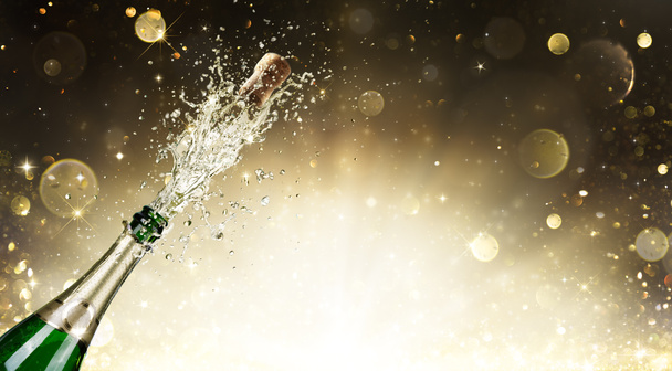 Champagne explosie - viering Nieuwjaar - Foto, afbeelding