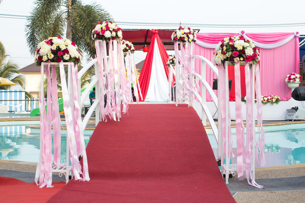 Путь к свадебной сцене
 - Фото, изображение