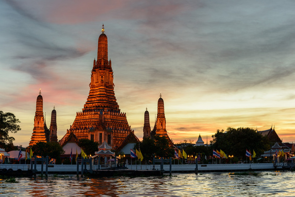 Wat arun świątyni w Tajlandii - Zdjęcie, obraz