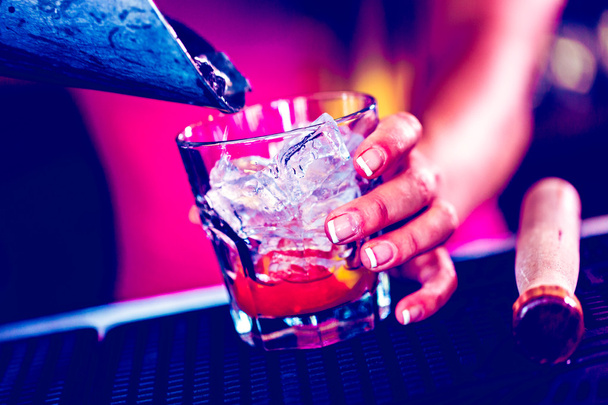 Vanhanaikainen cocktail
  - Valokuva, kuva
