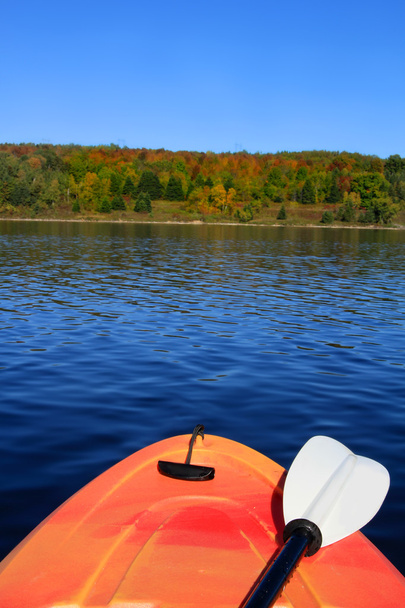 Kayak in autunno presto
 - Foto, immagini