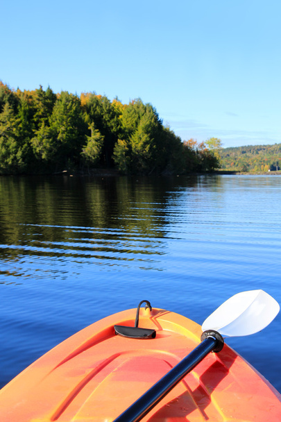 Kayak a principios de otoño
 - Foto, imagen