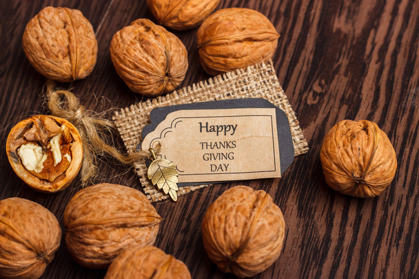 Den díkůvzdání ořechy na tmavém pozadí - Fotografie, Obrázek