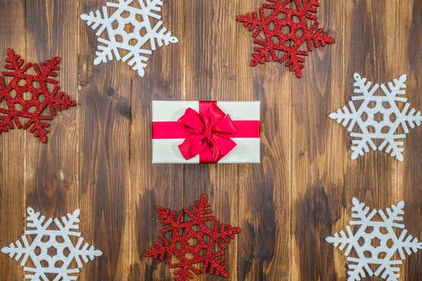 white Gift red silk wrap with Snowflake christmas sale - Valokuva, kuva
