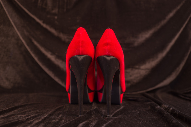 Women's red shoes - Φωτογραφία, εικόνα