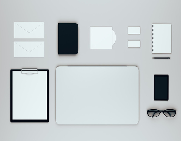 Laptop, tableta en blanco, diario, smartphone, gafas y sobres
, - Foto, imagen