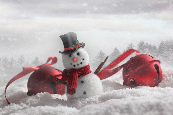 Снеговик с колокольчиками на снежном фоне
 - Фото, изображение