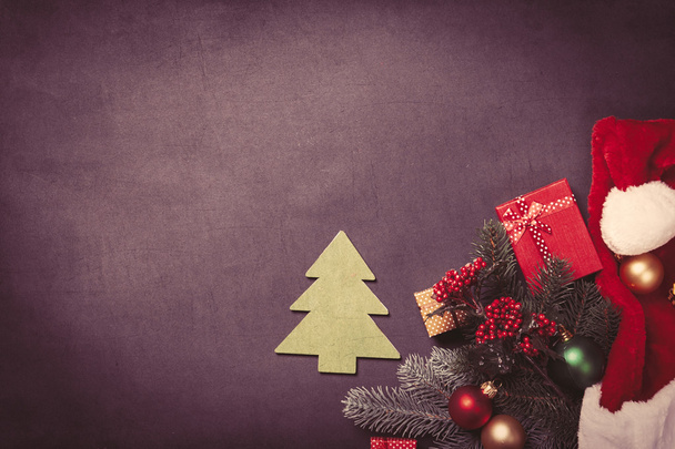 Jouet arbre de Noël et cadeaux
 - Photo, image