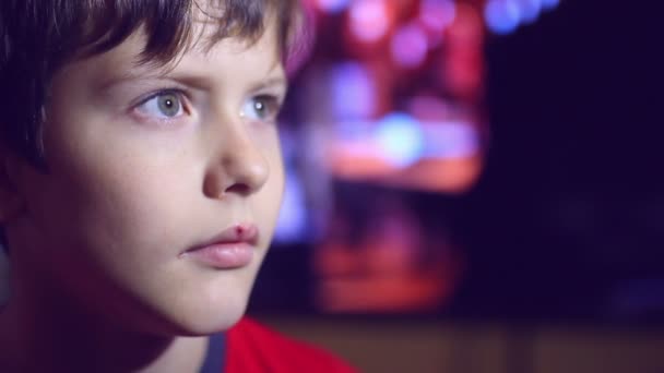 Adolescente menino retrato de um herpes lábios doença na boca
 - Filmagem, Vídeo