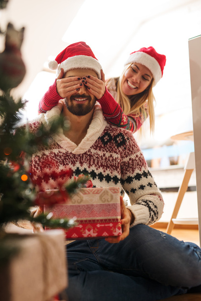 Christmas moments with boyfriend - Foto, Imagen