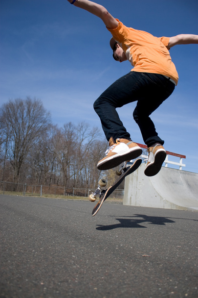 Skateboarder springen - Foto, Bild