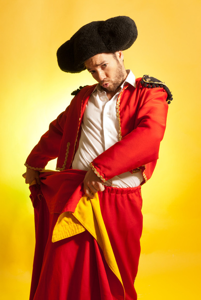 闘牛士勇気赤黄色ユーモア スペイン色 - 写真・画像