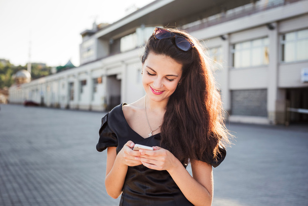 young business woman using cellphone - Photo, image