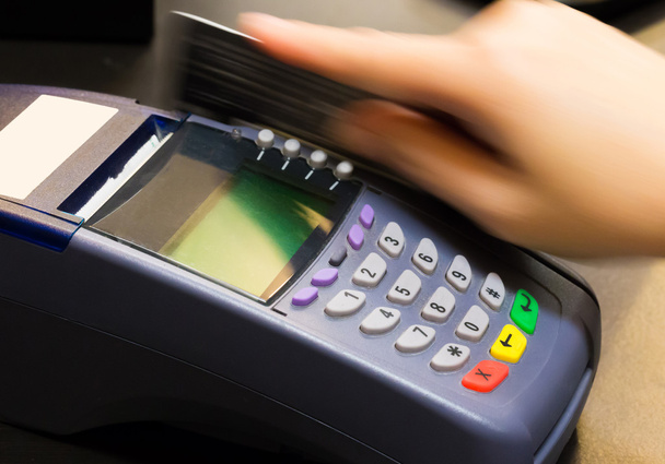 Hand Swiping Credit Card In Store - Foto, Imagen