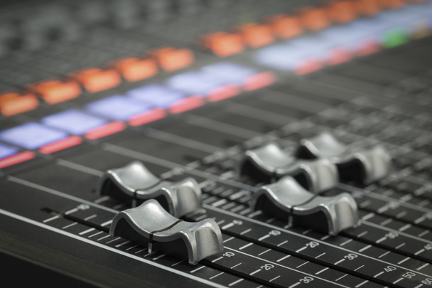professionele audio-mixer - Foto, afbeelding