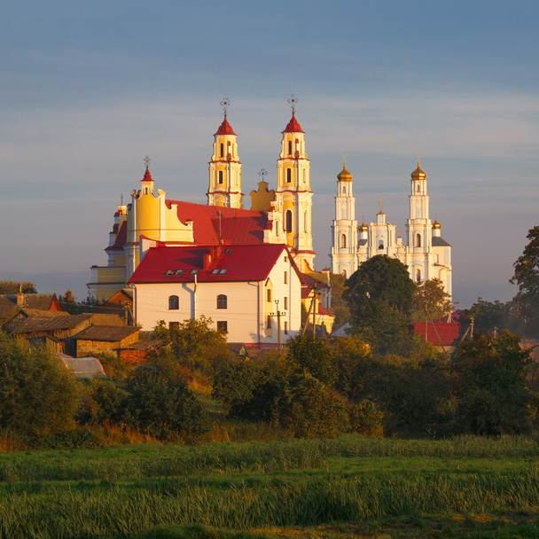 Εκκλησίες στην πόλη της Λευκορωσίας - Φωτογραφία, εικόνα