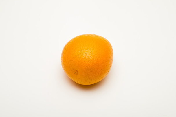 orange fruit isolated on white backgrounds - Fotoğraf, Görsel