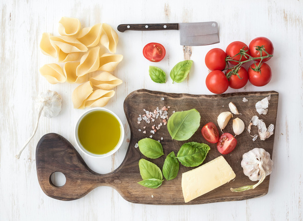 Ingredients for cooking pasta. - Fotografie, Obrázek