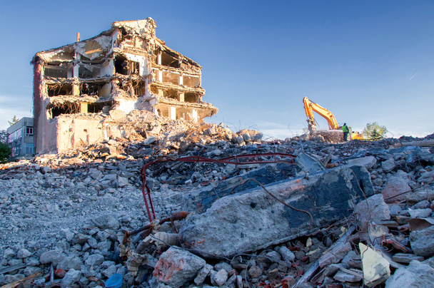 Demolición de edificios en zonas urbanas
 - Foto, Imagen