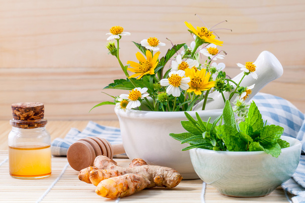 Alternative health care fresh herbal ,honey and wild flower . - Foto, imagen