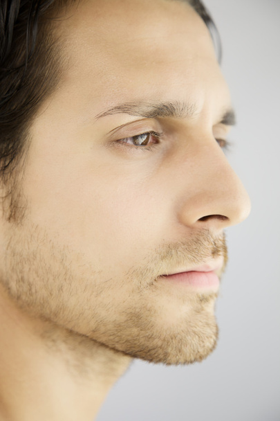 close up perfil retrato de belo homem sério
 - Foto, Imagem