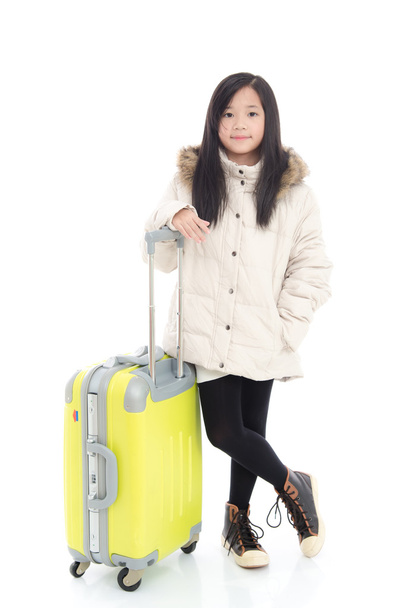 Приваблива красуня азіатська дівчина щаслива готова піти у відпустку
 - Фото, зображення