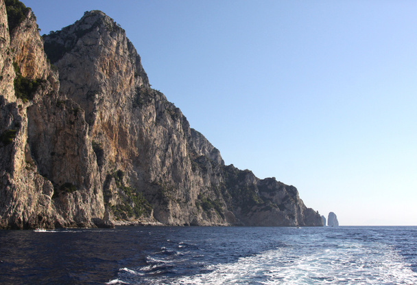 Línea costera de Capri
 - Foto, imagen
