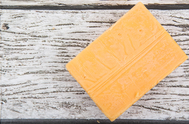 Çedar peyniri bir blok - Fotoğraf, Görsel